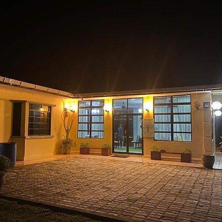 J Guest House Kuala Penyu Exterior photo