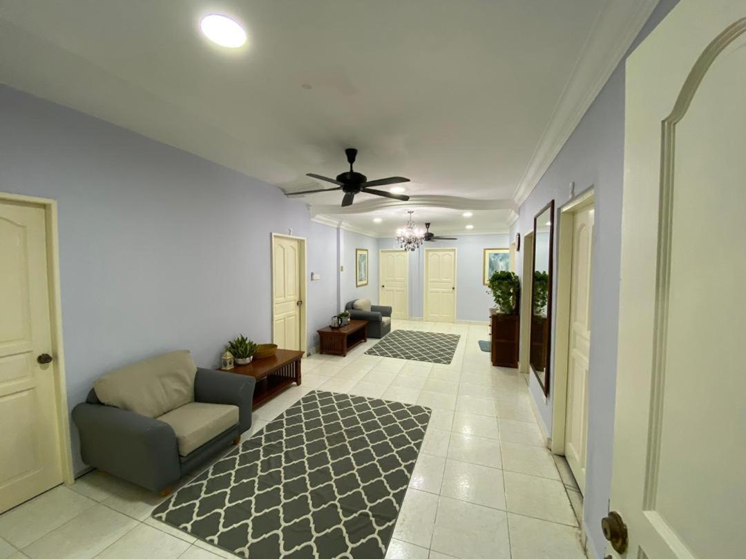 J Guest House Kuala Penyu Exterior photo